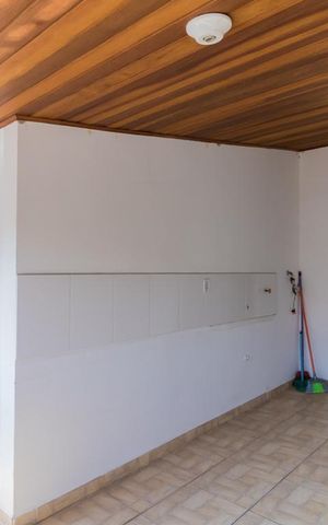 Casa à venda com 250m², 3 quartos e 2 vagas Casa à venda com 250m², 3 quartos e 2 vagasSacada da Suíte