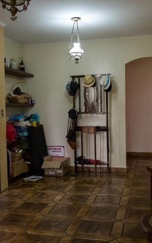 Casa à venda com 272m², 4 quartos e 2 vagas Casa à venda com 272m², 4 quartos e 2 vagasHall de Entrada