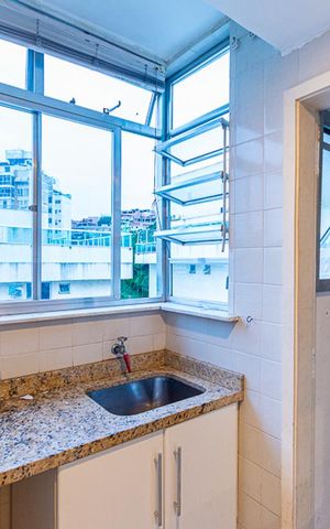 Apartamento à venda com 130m², 3 quartos e 2 vagas Apartamento à venda com 130m², 3 quartos e 2 vagasÁrea de Serviço