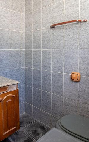 Casa à venda com 151m², 3 quartos e 3 vagasBanheiro do Quarto 1 - Suíte