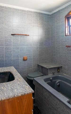 Casa à venda com 151m², 3 quartos e 3 vagasBanheiro do Quarto 1 - Suíte