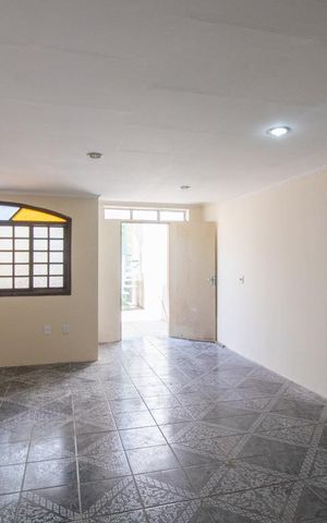 Casa à venda com 151m², 3 quartos e 3 vagasSala