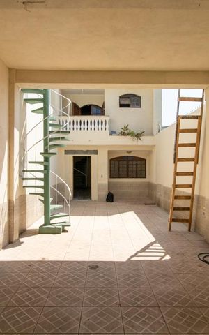 Casa à venda com 151m², 3 quartos e 3 vagasGaragem