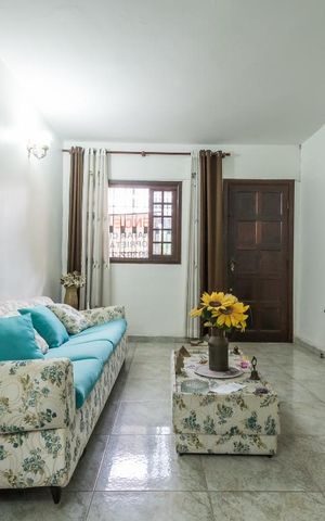 Casa à venda com 157m², 2 quartos e 1 vaga Casa à venda com 157m², 2 quartos e 1 vagaSala