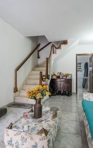 Casa à venda com 157m², 2 quartos e 1 vaga Casa à venda com 157m², 2 quartos e 1 vagaSala