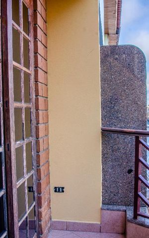 Casa à venda com 170m², 3 quartos e 2 vagas Casa à venda com 170m², 3 quartos e 2 vagasSacada