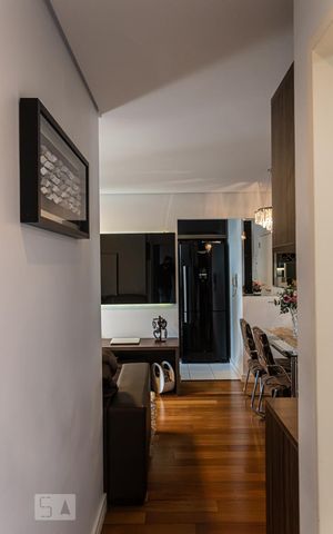 Apartamento à venda com 60m², 2 quartos e 1 vaga Apartamento à venda com 60m², 2 quartos e 1 vagaCorredor