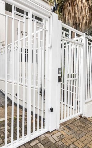 Apartamento à venda com 60m², 2 quartos e 1 vaga Apartamento à venda com 60m², 2 quartos e 1 vagaFachada