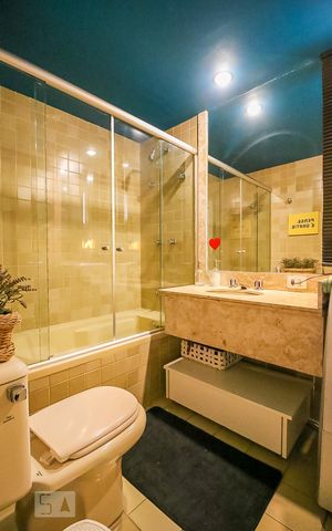 Apartamento à venda com 45m², 1 quarto e 1 vaga Apartamento à venda com 45m², 1 quarto e 1 vagaBanheiro da Suíte