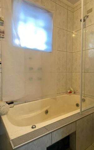 Casa para alugar com 143m², 4 quartos e 3 vagas Casa para alugar com 143m², 4 quartos e 3 vagasBanheiro da Suíte 1