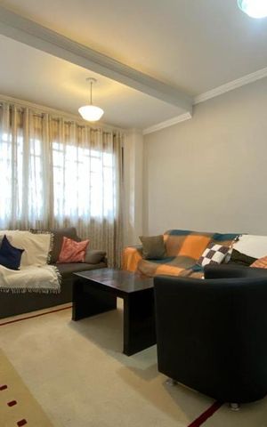 Casa para alugar com 143m², 4 quartos e 3 vagas Casa para alugar com 143m², 4 quartos e 3 vagasSala