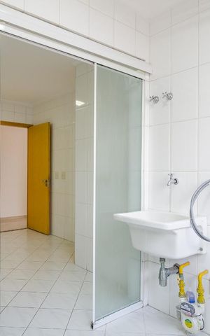 Apartamento para alugar com 110m², 3 quartos e 2 vagas Apartamento para alugar com 110m², 3 quartos e 2 vagasLavanderia