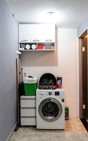 Casa à venda com 95m², 2 quartos e 2 vagas1o. Andar - Área de serviço