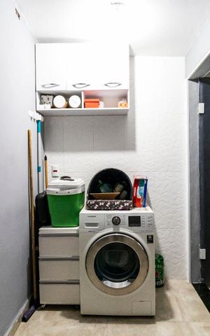 Casa à venda com 95m², 2 quartos e 2 vagas1o. Andar - Área de serviço