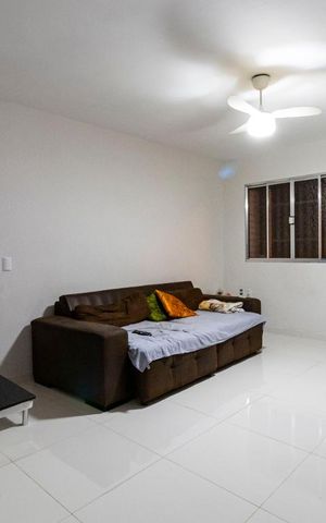Casa à venda com 95m², 2 quartos e 2 vagas1o. Andar - Sala