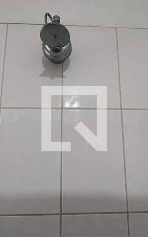 Apartamento à venda com 95m², 2 quartos e sem vaga Apartamento à venda com 95m², 2 quartos e sem vagaBanheiro da Suíte