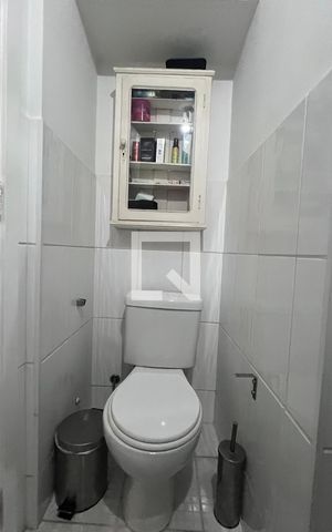 Apartamento à venda com 95m², 2 quartos e sem vaga Apartamento à venda com 95m², 2 quartos e sem vagaBanheiro da Suíte