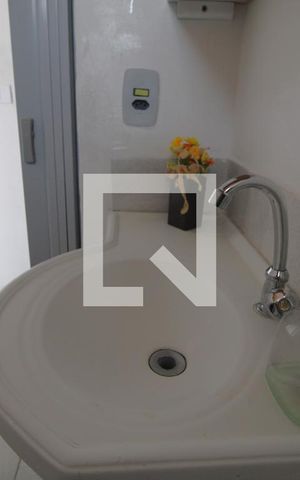 Casa para alugar com 29m², 1 quarto e sem vagaPia do banheiro