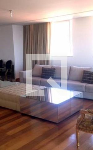 Casa à venda com 1000m², 4 quartos e 13 vagas