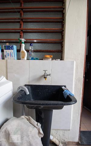 Casa à venda com 170m², 2 quartos e 2 vagas Casa à venda com 170m², 2 quartos e 2 vagasDetalhe Área de Serviço