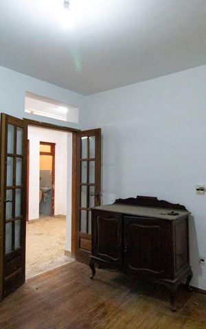 Casa à venda com 180m², 5 quartos e 2 vagas Casa à venda com 180m², 5 quartos e 2 vagasSala de Jantar