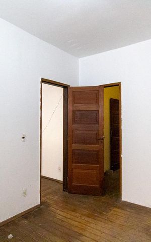 Casa à venda com 180m², 5 quartos e 2 vagas Casa à venda com 180m², 5 quartos e 2 vagasQuarto 1