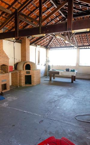 Casa à venda com 434m², 4 quartos e 7 vagas Casa à venda com 434m², 4 quartos e 7 vagasArea comum