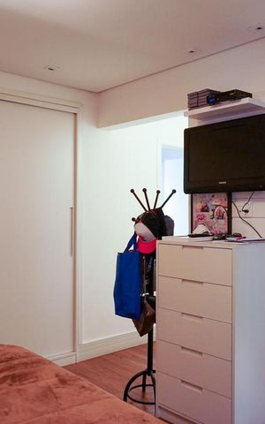 Apartamento à venda com 240m², 4 quartos e 2 vagas Apartamento à venda com 240m², 4 quartos e 2 vagasSuíte 1