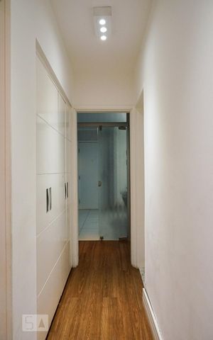 Apartamento à venda com 240m², 4 quartos e 2 vagas Apartamento à venda com 240m², 4 quartos e 2 vagasCorredor