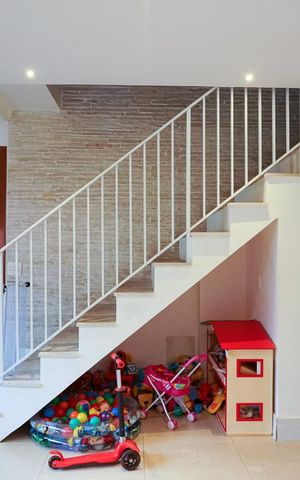 Apartamento à venda com 240m², 4 quartos e 2 vagas Apartamento à venda com 240m², 4 quartos e 2 vagasSala 1