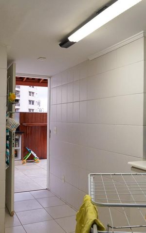 Apartamento à venda com 240m², 4 quartos e 2 vagas Apartamento à venda com 240m², 4 quartos e 2 vagasÁrea de Serviço