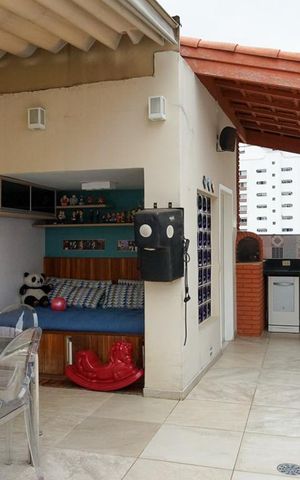 Apartamento à venda com 240m², 4 quartos e 2 vagas Apartamento à venda com 240m², 4 quartos e 2 vagasÁrea Externa