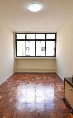 Apartamento à venda com 115m², 2 quartos e 1 vaga Apartamento à venda com 115m², 2 quartos e 1 vagaSala