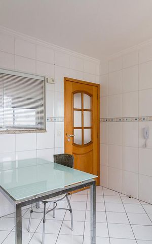 Apartamento à venda com 150m², 3 quartos e 2 vagasCozinha