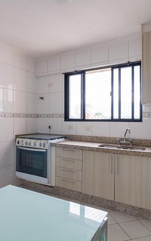 Apartamento à venda com 150m², 3 quartos e 2 vagasCozinha