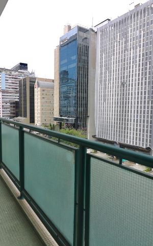 Apartamento à venda com 170m², 5 quartos e sem vaga Apartamento à venda com 170m², 5 quartos e sem vagaVaranda