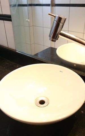 Apartamento à venda com 70m², 2 quartos e 1 vagaBanheiro - Torneira