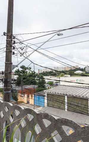 Casa à venda com 246m², 4 quartos e 2 vagas Casa à venda com 246m², 4 quartos e 2 vagasSacada do Quarto de Serviço