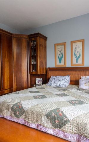 Casa à venda com 246m², 4 quartos e 2 vagas Casa à venda com 246m², 4 quartos e 2 vagasSuíte