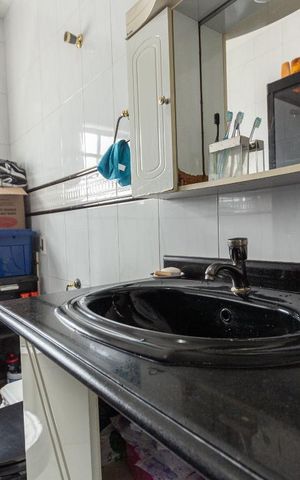 Casa à venda com 246m², 4 quartos e 2 vagas Casa à venda com 246m², 4 quartos e 2 vagasBanheiro da Suíte