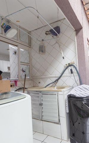 Casa à venda com 246m², 4 quartos e 2 vagas Casa à venda com 246m², 4 quartos e 2 vagasLavanderia