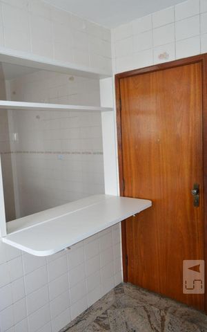 Apartamento para alugar com 78m², 2 quartos e sem vagaCozinha e Área de Serviço