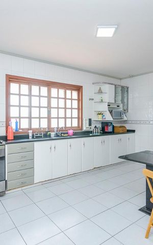 Casa para alugar com 300m², 4 quartos e 3 vagasCozinha