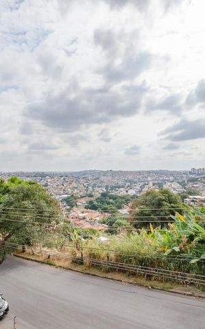 Casa para alugar com 300m², 4 quartos e 3 vagasvaranda Suíte 