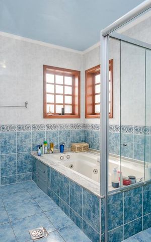 Casa para alugar com 300m², 4 quartos e 3 vagasBanheiro da Suíte