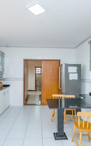 Casa para alugar com 300m², 4 quartos e 3 vagasCozinha