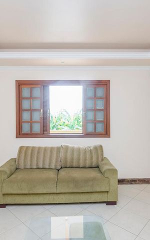 Casa para alugar com 300m², 4 quartos e 3 vagasSala