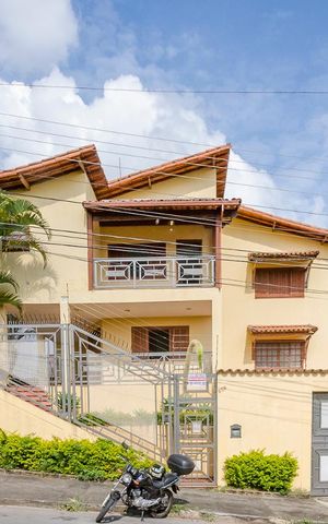 Casa para alugar com 300m², 4 quartos e 3 vagasFachada