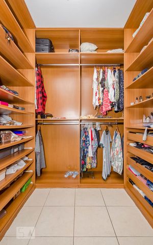Casa para alugar com 300m², 4 quartos e 3 vagasCloset