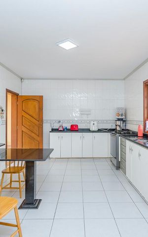 Casa para alugar com 300m², 4 quartos e 3 vagasCozinha